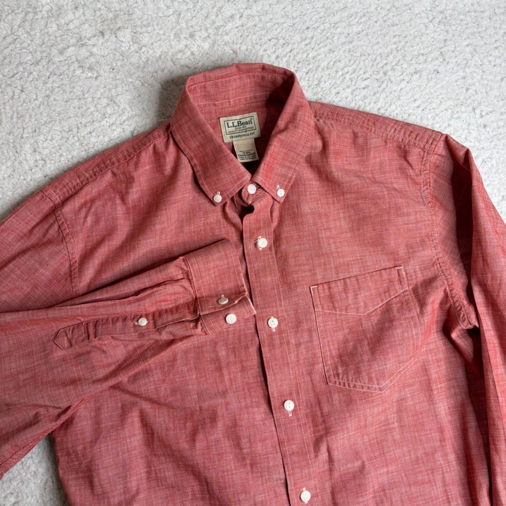 LL Bean Mens Red Chambray cat eye buttons Cotton Shirt Medium 500505 work pocket